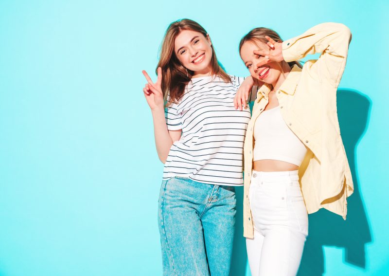 The ‘Mom’ Trend Gen Z Has Completely R2