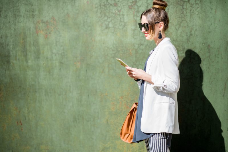 The ‘Weird’ Dressing Hack Stylists Use on Celebrities 1