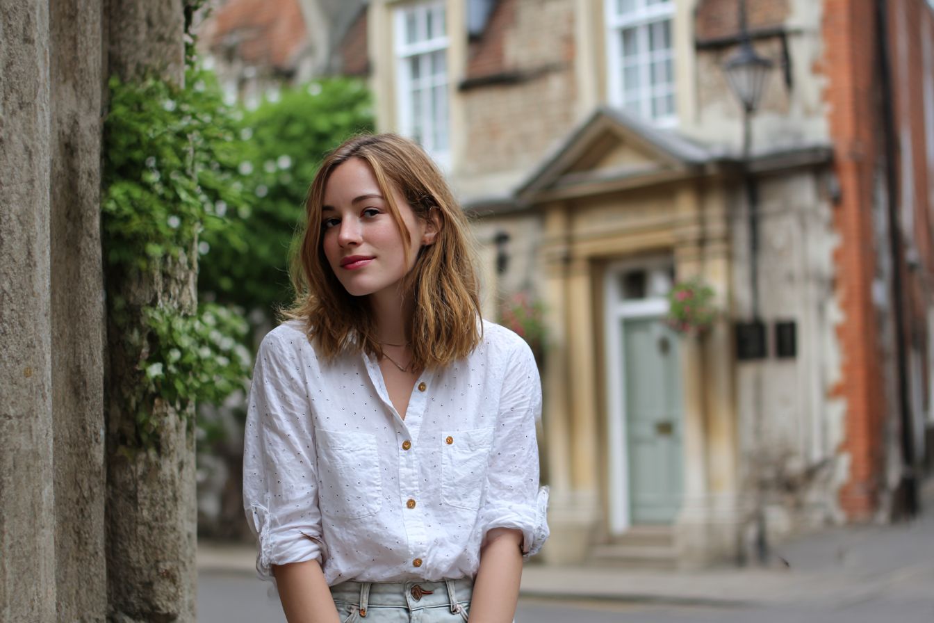 Oxford_Shirts_Under_30_The_Unexpected_Everyday_Piece.womens_f_9c24bfa7-1177-4e4f-80e0-4ab9d51d5502_0