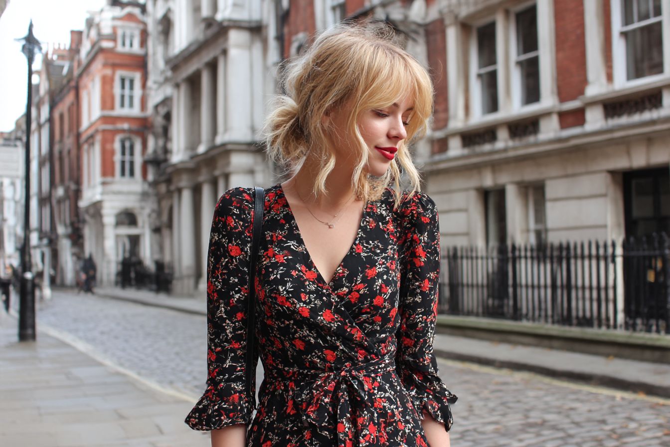 Wrap_Dresses_Under_30_That_Actually_Stay_Wrapped_--chaos_10_-_3720e750-6dee-46b4-a674-587f9441e274_0